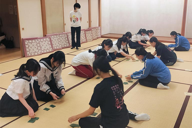 中高競技かるた部　多摩校との合同練習